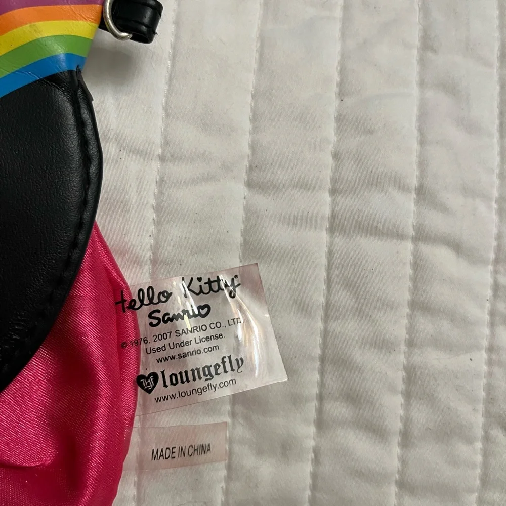 Loungefly purse outer over